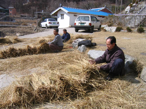 사진을 찍으려고 하자  "부정을 탄다"고 하시면서도 웃으면서 허락하셨습니다. 